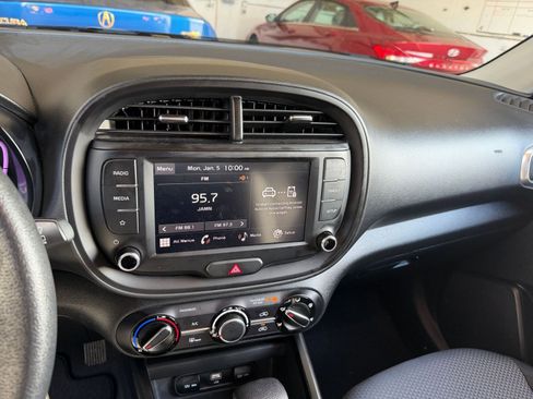 Used 2025 Kia Soul LX w/ LX Technology Package image 21
