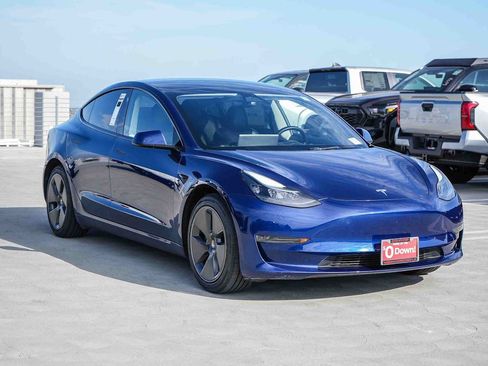 Used 2023 Tesla Model 3 Standard Range RWD image 3
