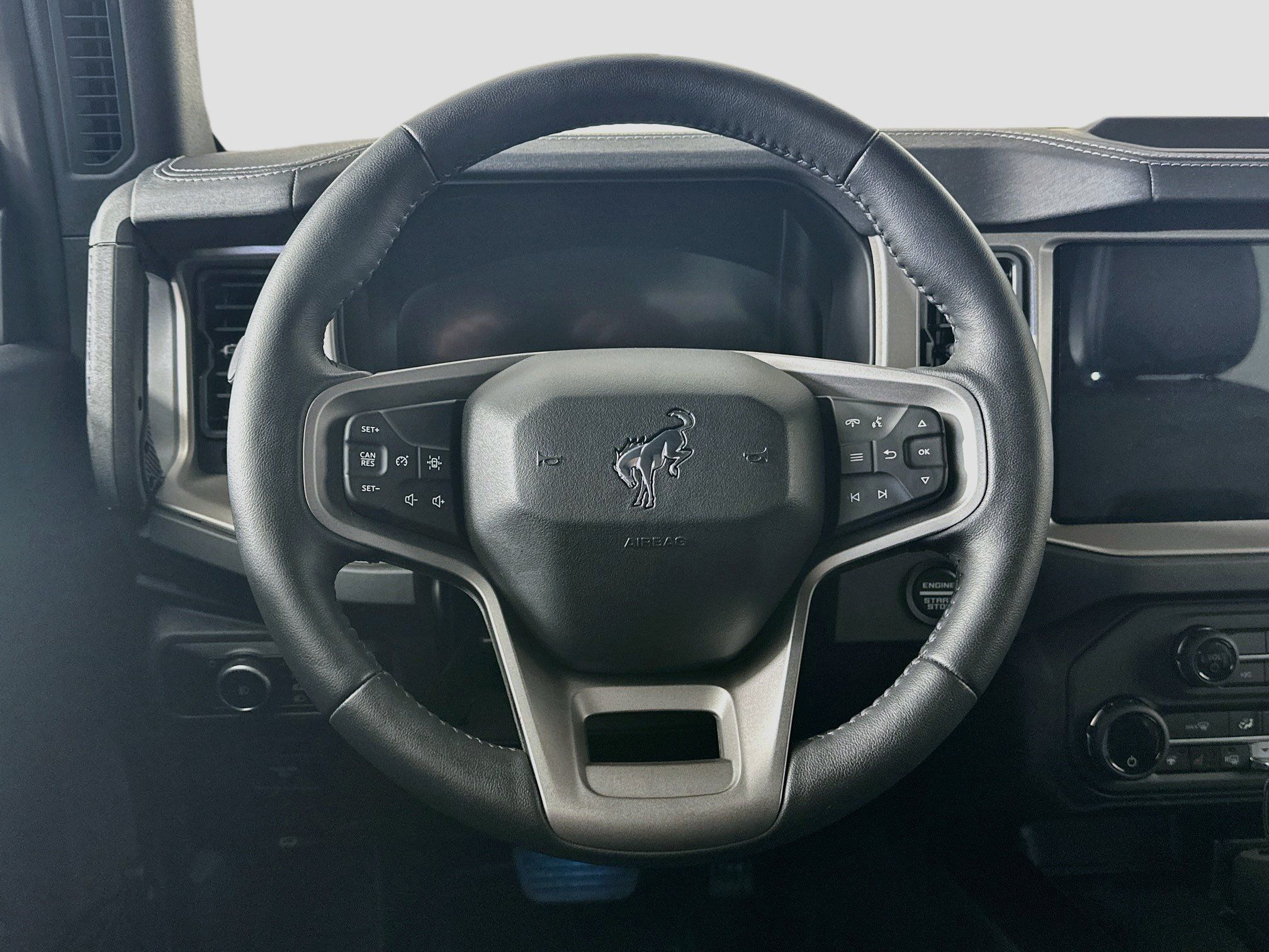 Used 2025 Ford Bronco Outer Banks AWD/4WD image 18
