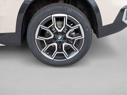 Used 2026 BMW X1 xDrive28i AWD/4WD image 10