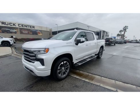 Used 2025 Chevrolet Silverado 1500 High Country image 4