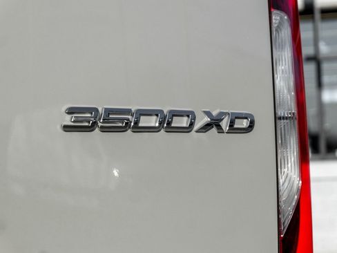 Used 2025 Mercedes-Benz Sprinter 3500 image 10