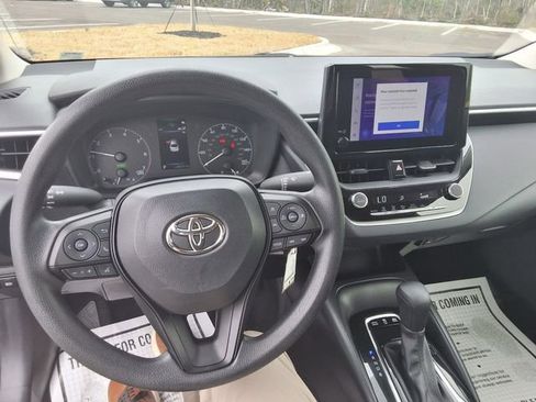Used 2025 Toyota Corolla LE image 6
