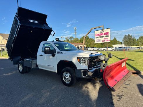 Used 2022 GMC Sierra 3500 Pro w/ Convenience Package AWD/4WD image 3