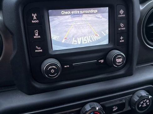 Used 2018 Jeep Wrangler Unlimited Sport S image 16