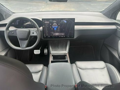 Used 2024 Tesla Model X AWD/4WD image 17
