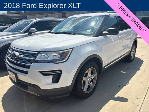 Used 2018 Ford Explorer XLT FWD image 1