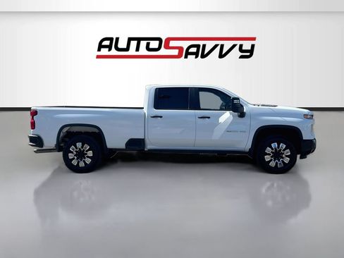 Used 2024 Chevrolet Silverado 2500 Custom w/ Custom Value Package RWD image 8