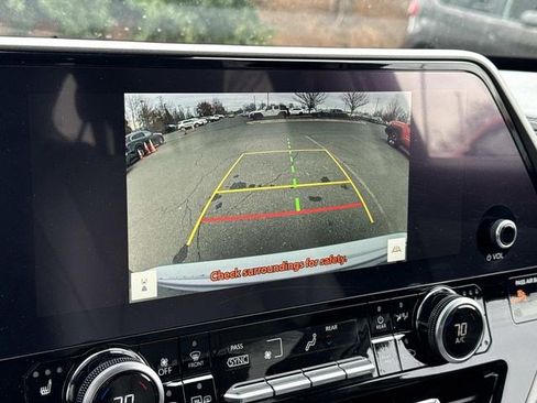 Used 2023 Toyota Highlander Limited image 21