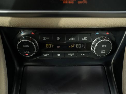 Used 2015 Mercedes-Benz CLA 250 image 25