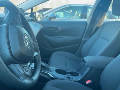 Used 2025 Toyota Corolla LE image 9