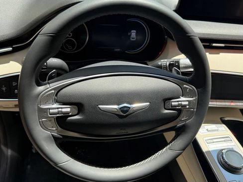 Used 2023 Genesis GV70 2.5T AWD/4WD image 23
