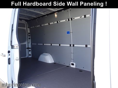 Used 2024 Mercedes-Benz Sprinter 2500 image 11