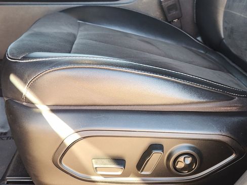 Used 2023 Jeep Grand Cherokee L Laredo image 26