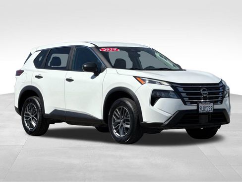 Used 2024 Nissan Rogue S FWD image 7