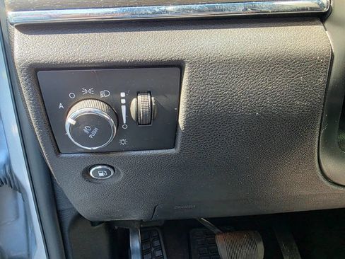 Used 2018 Jeep Grand Cherokee Limited image 16