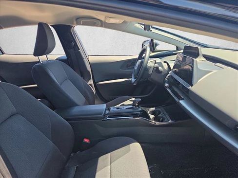 Used 2025 Toyota Prius LE FWD image 19