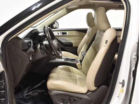 Used 2020 Ford Explorer Platinum w/ Premium Technology Package image 10