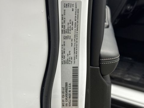 Used 2024 Jeep Grand Cherokee L Limited AWD/4WD image 22