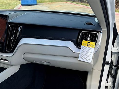 Used 2026 Volvo XC60 B5 Ultra w/ Protection Package Premier image 17