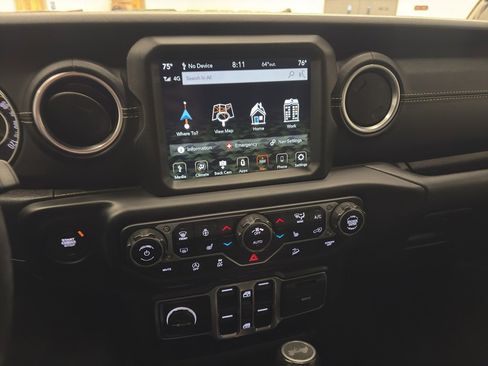 Used 2020 Jeep Wrangler Unlimited Sahara w/ Uconnect 4C Nav & Sound Group image 26