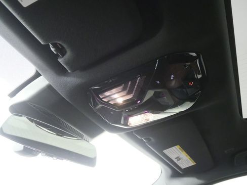 Certified 2023 BMW 740i image 22