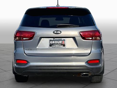 Used 2019 Kia Sorento L FWD image 4