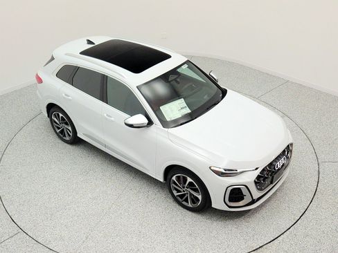 New 2026 Audi SQ5 Premium Plus AWD/4WD image 18