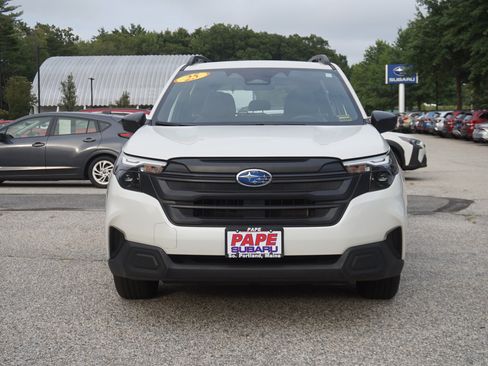Used 2025 Subaru Forester AWD/4WD image 2