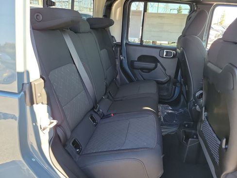 New 2026 Jeep Gladiator Mojave image 19