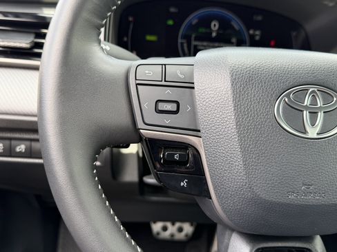 Certified 2025 Toyota Camry SE FWD image 25