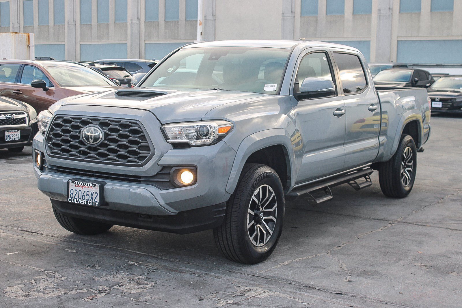 Used 2020 Toyota Tacoma TRD Sport w/ Technology Package RWD image 3