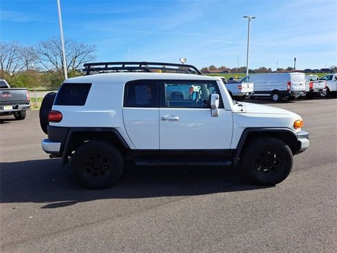 Used 2011 Toyota FJ Cruiser 4WD image 6