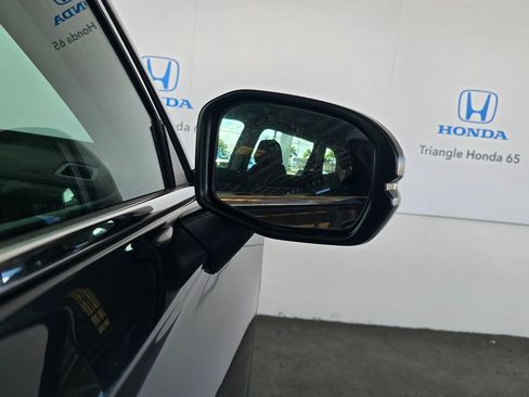 Used 2023 Honda CR-V LX image 27