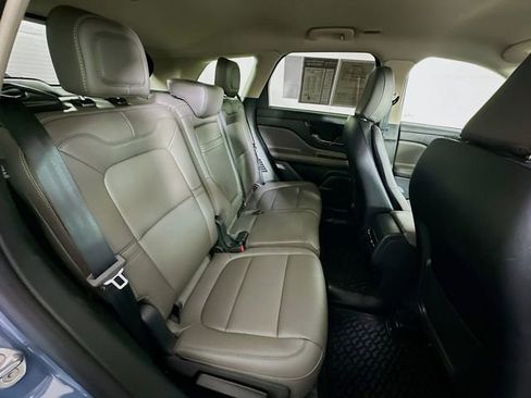 Used 2025 Lincoln Corsair AWD image 30