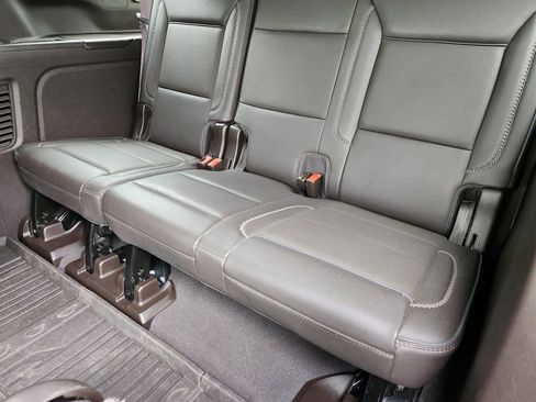 Used 2022 GMC Yukon XL Denali image 30