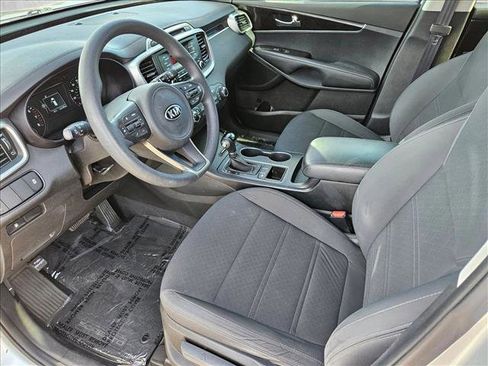 Used 2016 Kia Sorento L FWD image 9