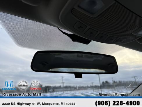 Used 2017 Ford Fusion SE w/ Fusion SE Technology Package image 19