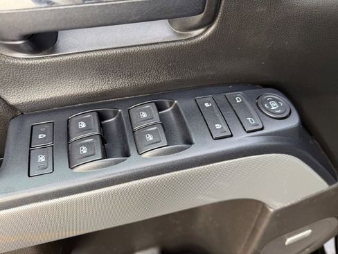 Used 2018 Chevrolet Silverado 1500 LT w/ Midnight Edition AWD/4WD image 17