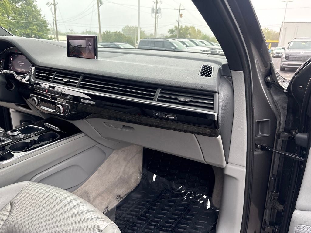 Used 2018 Audi Q7 3.0T Prestige AWD/4WD image 36