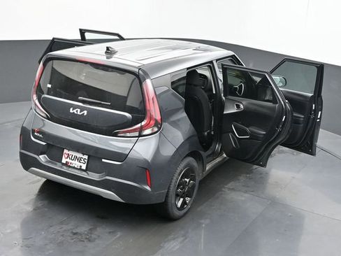 Used 2025 Kia Soul LX w/ LX Technology Package FWD image 44