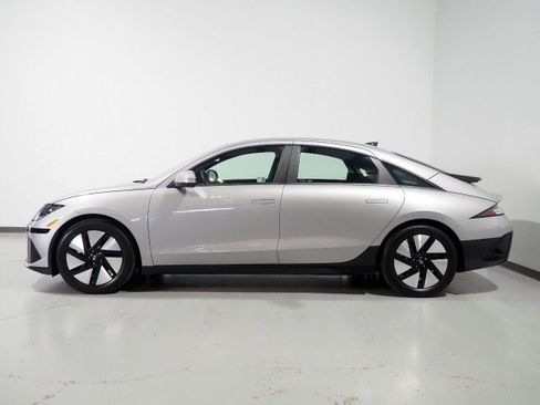 Used 2025 Hyundai Ioniq 6 SE RWD image 8