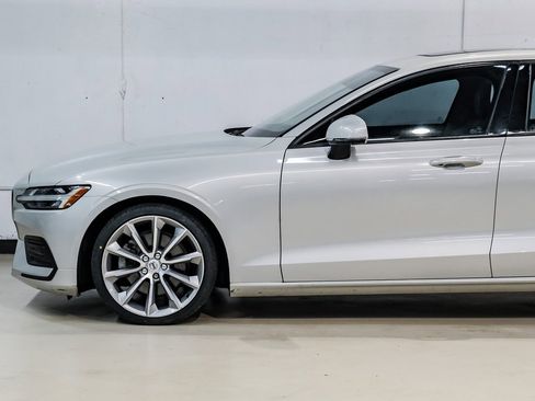 Used 2019 Volvo S60 T5 Momentum w/ Premium Package image 13