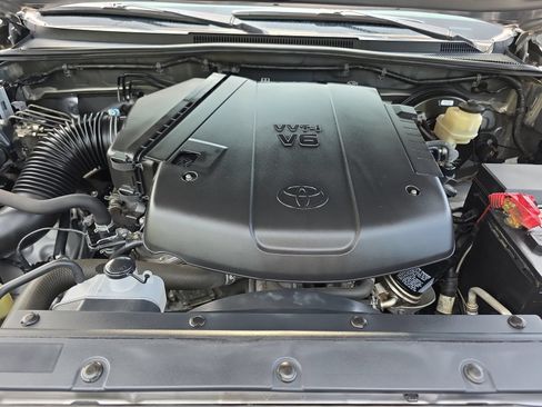 Used 2015 Toyota Tacoma 4x4 Double Cab w/ SR5 Package image 29