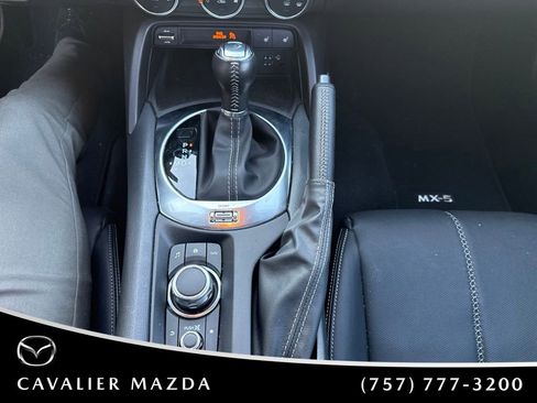 Used 2021 MAZDA MX-5 Miata RF Grand Touring RWD image 12