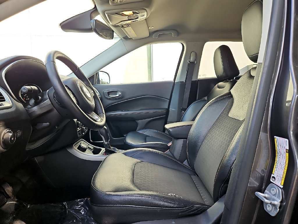 Used 2018 Jeep Compass Latitude w/ Popular Equipment Group AWD/4WD image 13
