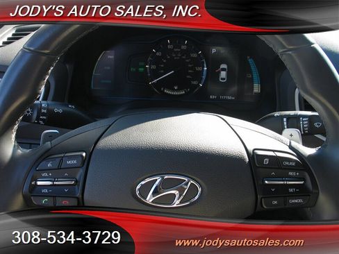 Used 2019 Hyundai Ioniq Plug-In Hybrid image 15