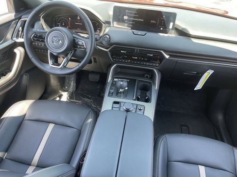 New 2025 MAZDA CX-70 Plug-In Hybrid w/ Premium Plus image 18