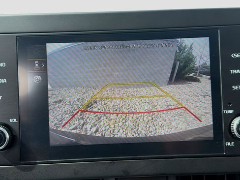 Used 2025 Kia Sportage LX image 21