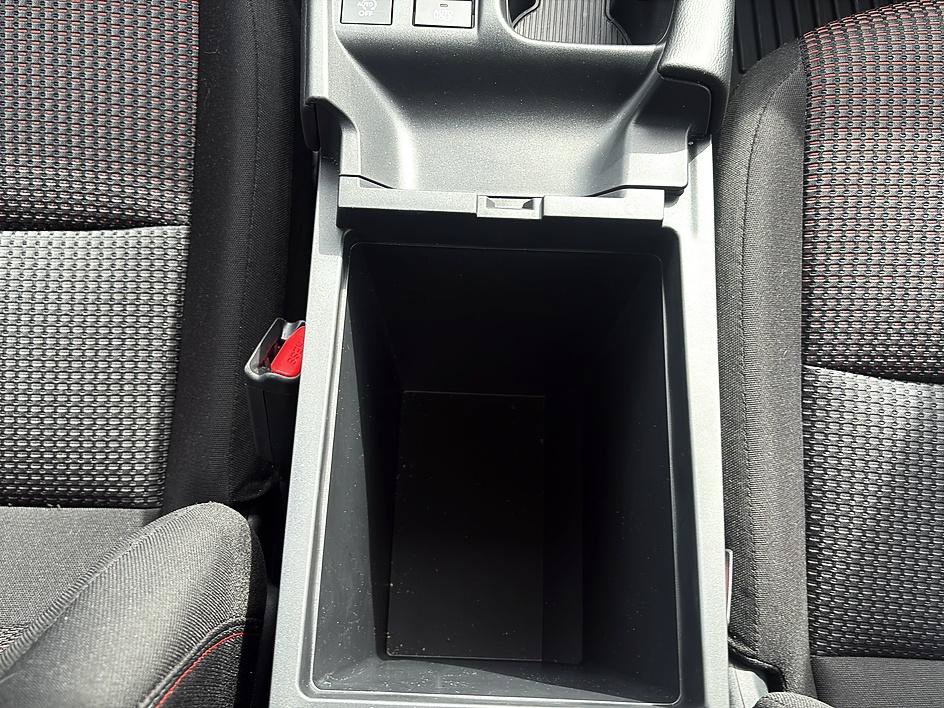 Certified 2026 Nissan Sentra SR w/ Floor Mat Package FWD image 33